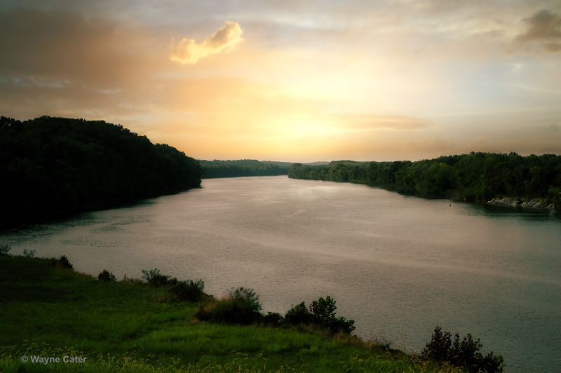 Cumberland River at Days End alt ><